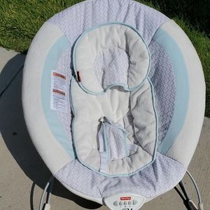 Vibrating baby chair